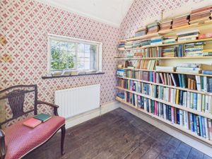 Bedroom- click for photo gallery